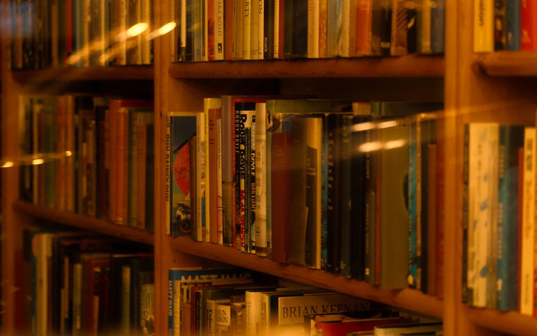 Books vs Shelves: A Method for Tracing Stock Differences